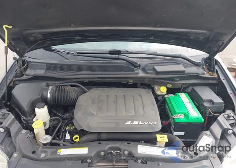 2012 Chrysler Town & Country Touring from USA, damaged, VIN 2C4RC1BG8CR186802